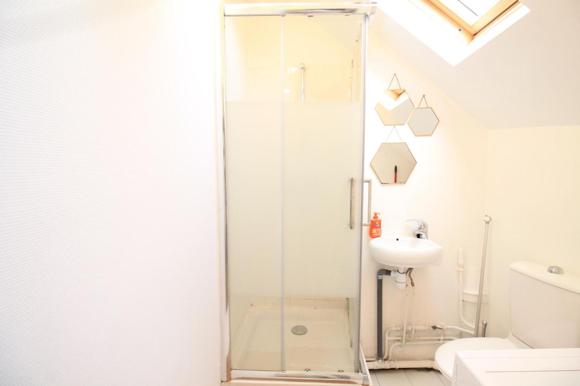 Disponible - Appartement Entier - 10Mn Rer B Aeroport Cdg - Paris Gare Du Nord, T11 Express, Le Bourget, Tout Equipe, Netflix Gratuit, 3 Personnes, 4Eme Etage, Escaliers, Parc Des Expositions, Parking Rue Gratuit Apres 19H دْراسي المظهر الخارجي الصورة